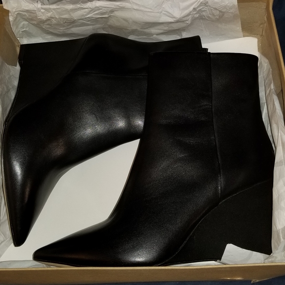 SANCTUARY Women's Pacer Pointed Toe Wedge Booties. Size 10. Color Black. - Picture 12 of 12